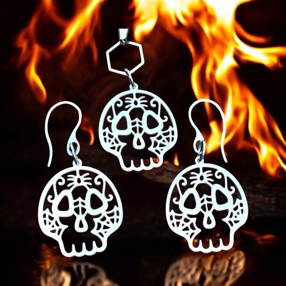 🆕 Sugar Skull Necklace and Earrings Set Stainless Steel - Picture 1 of 4